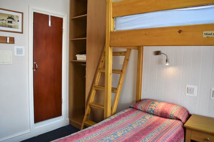 Room 15 of 40