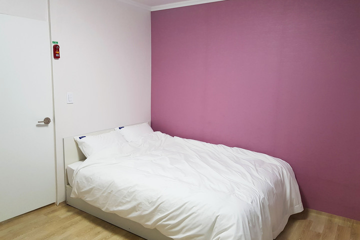 Room 8 of 17