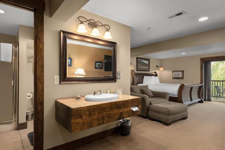 Room 6 of 46