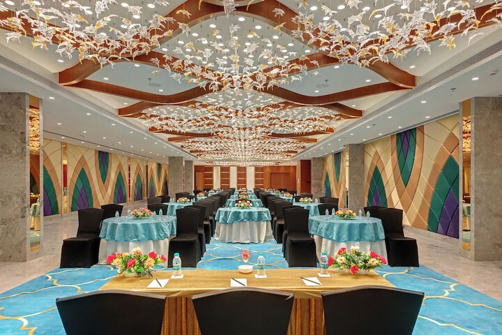 Ballroom/Hall 43 of 61