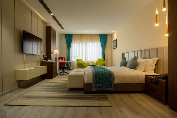 Room 7 of 28