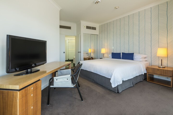 Room 3 of 193
