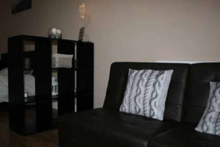 Room 10 of 42