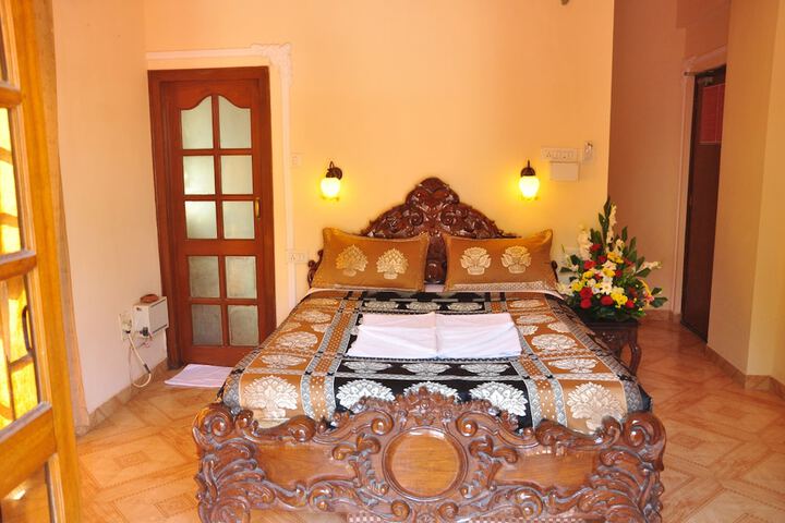Room 5 of 33