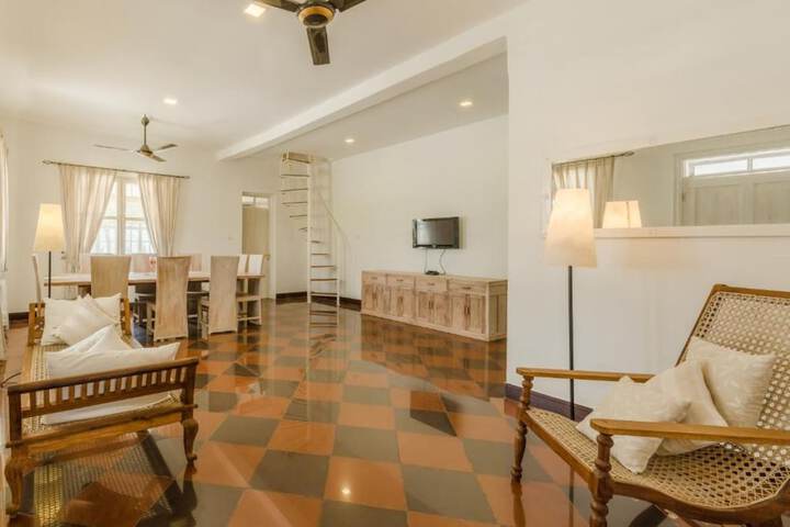 Room 8 of 24