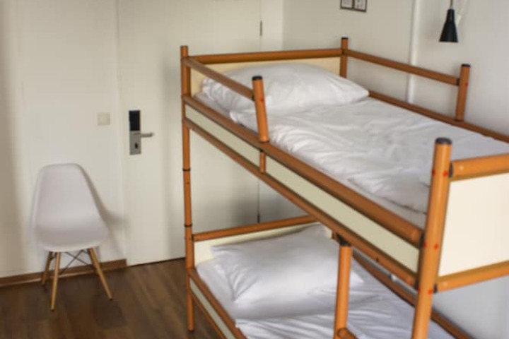 Room 28 of 52