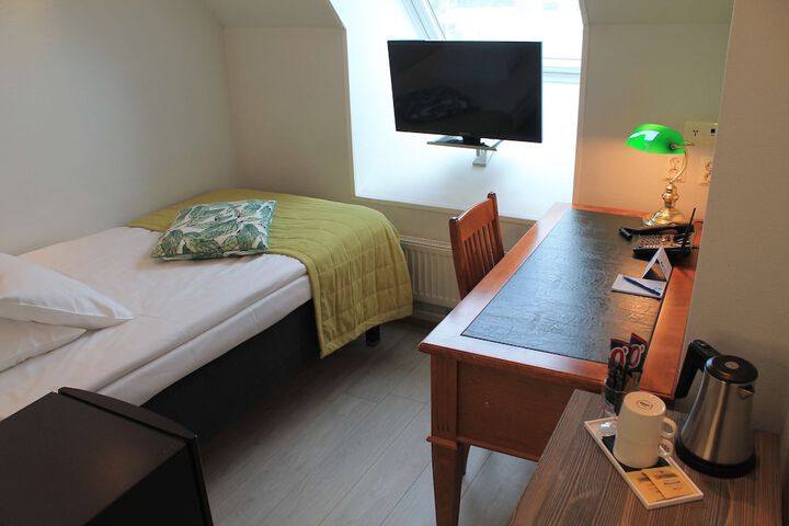 Room 66 of 136