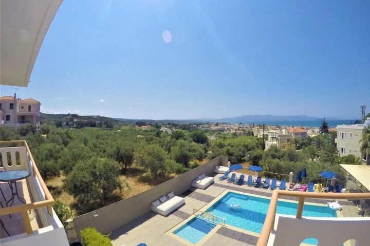 Hotel Pool