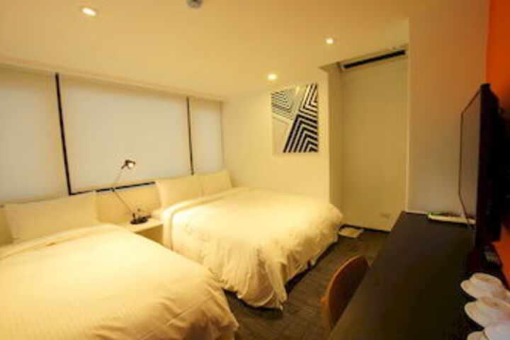Room 52 of 65