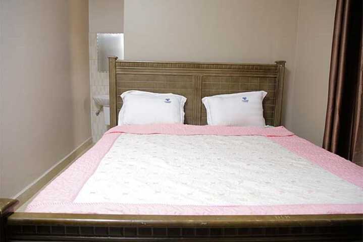 Room 8 of 31