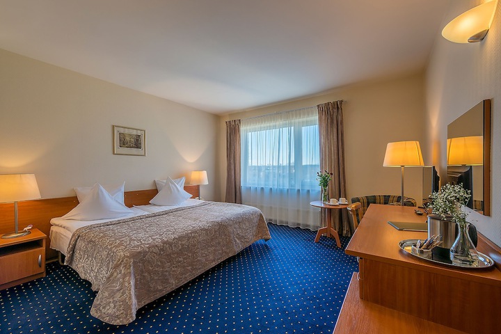 Room 10 of 56