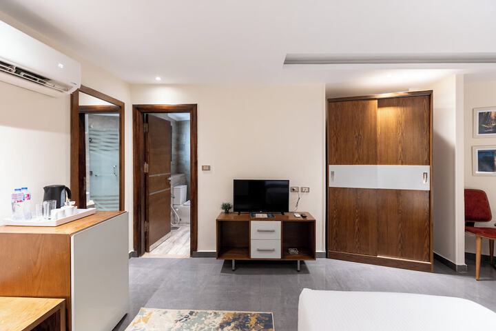 Room 45 of 103