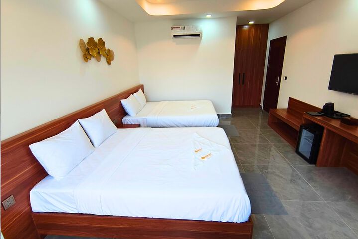 Room 13 of 65