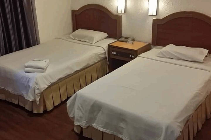 Room 26 of 37