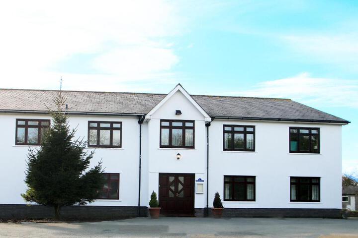 Photo of Vale Park Hotel