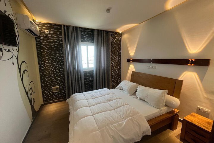 Room 9 of 15
