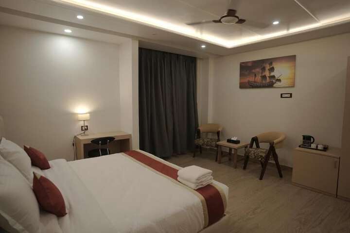 Room 5 of 28
