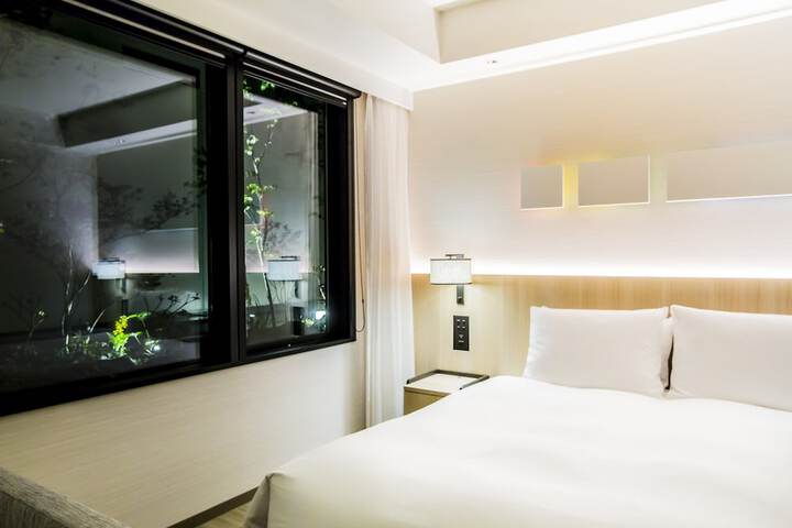 Room 30 of 160