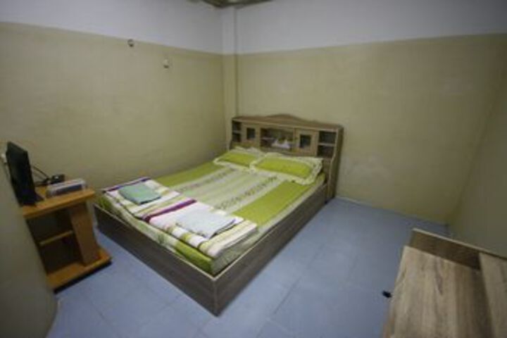 Room 9 of 47