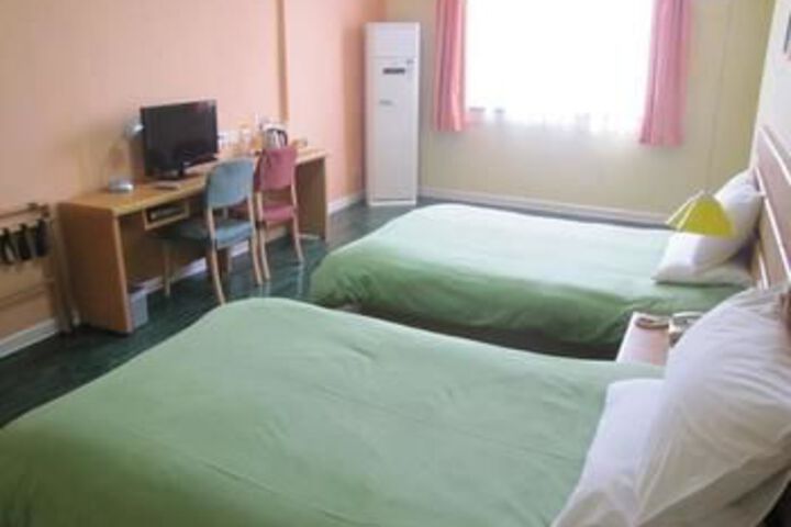 Room 6 of 30