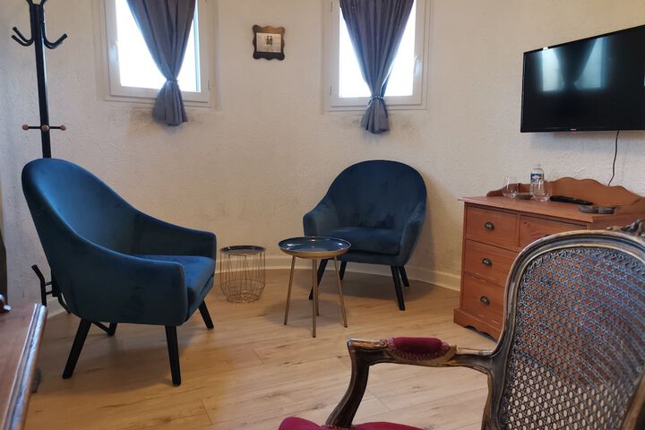 Room 8 of 49