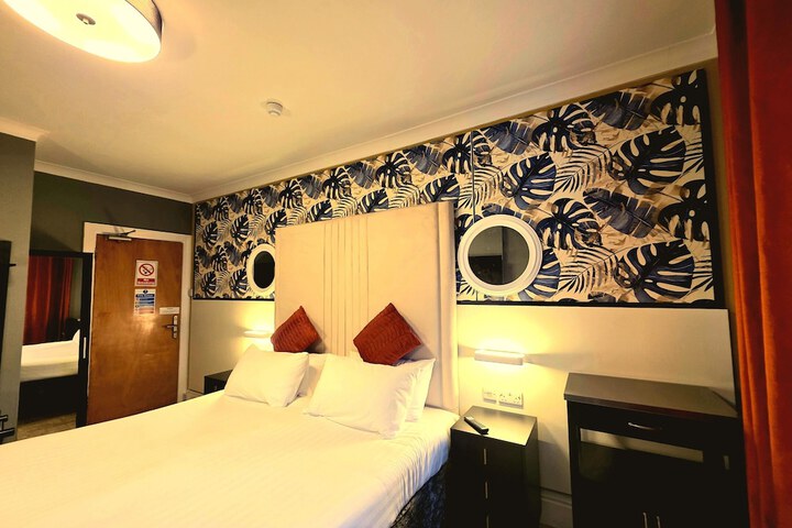 Room 22 of 43