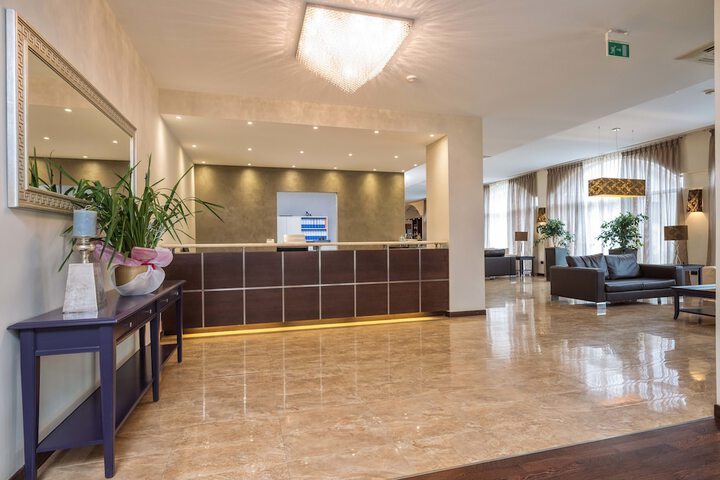 Concierge desk