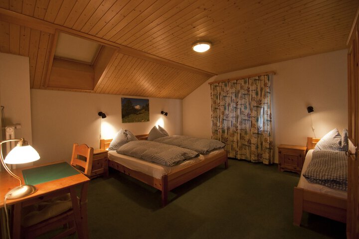 Room 14 of 166