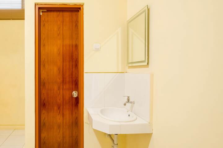 Room 18 of 28