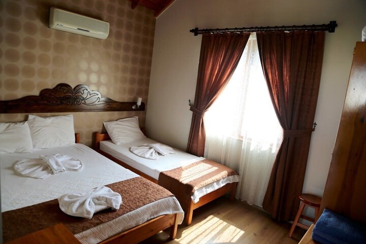 Room 10 of 39