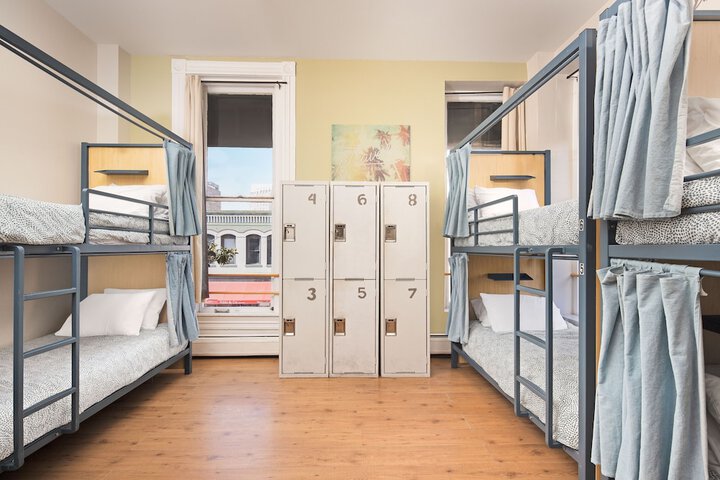 Room 13 of 40