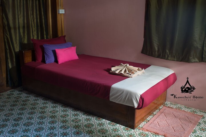 Room 5 of 87