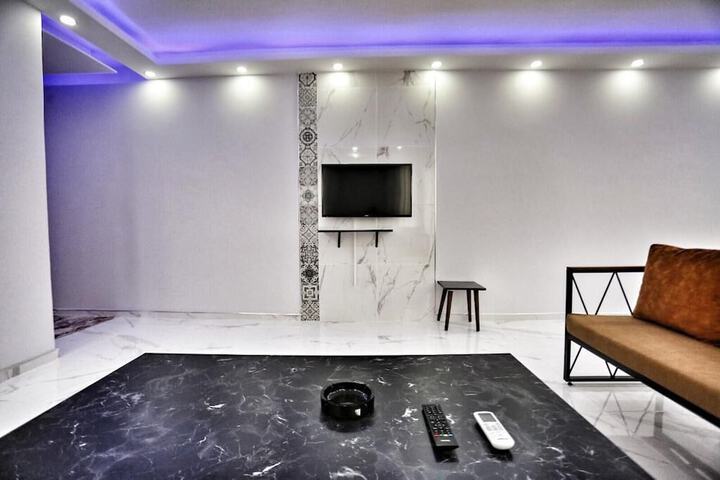 Room 9 of 13