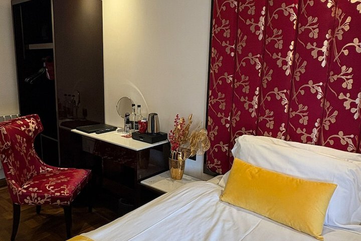 Room 40 of 87