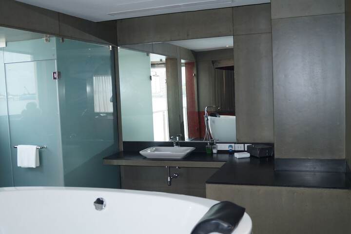 Room 26 of 54
