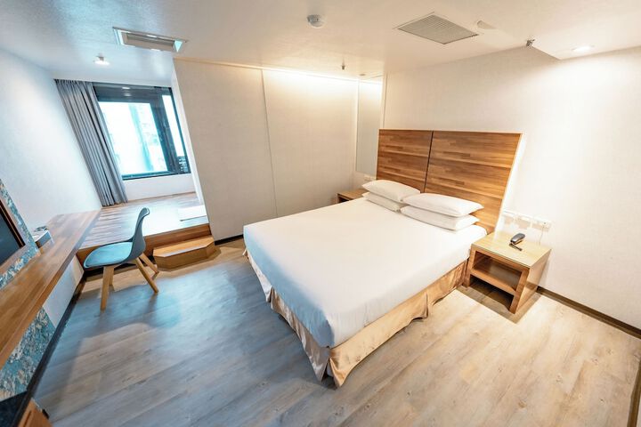 Room 14 of 46