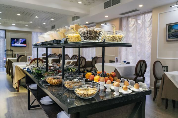 Dining 95 of 129