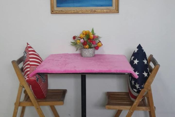 Room 6 of 10