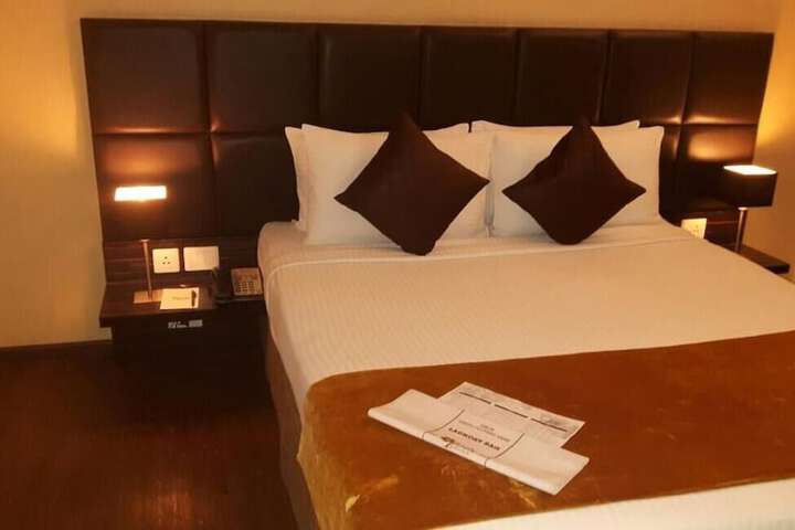 Room 12 of 43