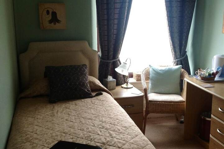 Room 9 of 22