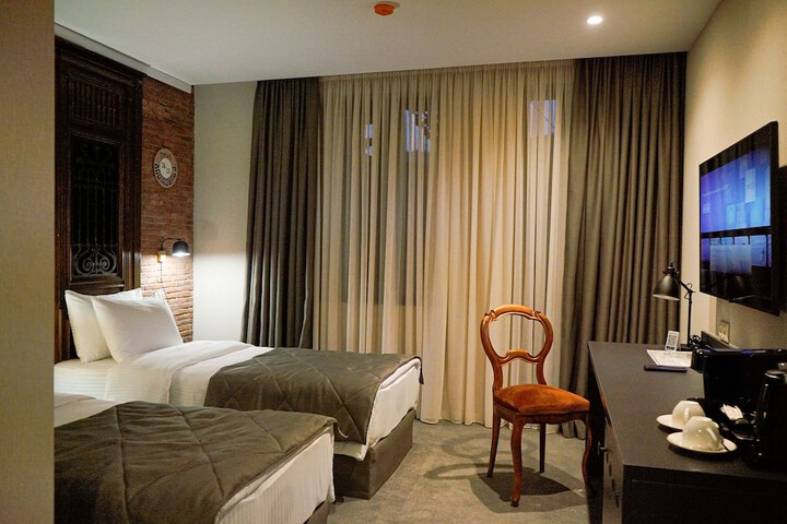 Room 44 of 127