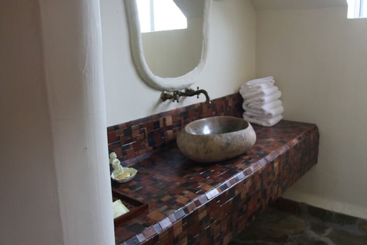 Room 10 of 29