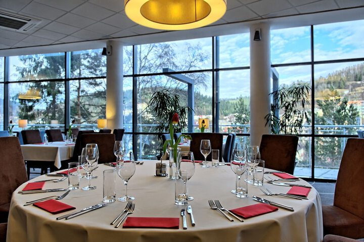 Dining 27 of 45