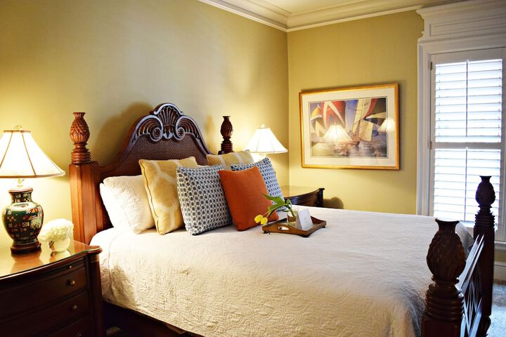Room 65 of 227