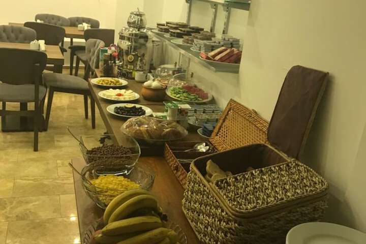 Dining 55 of 75