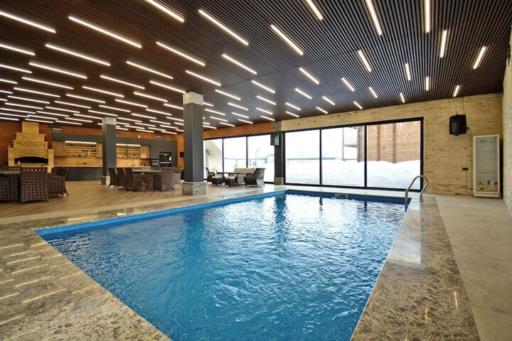 Pool 54 of 76
