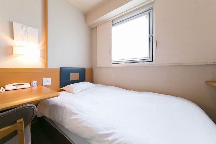 Room 9 of 123