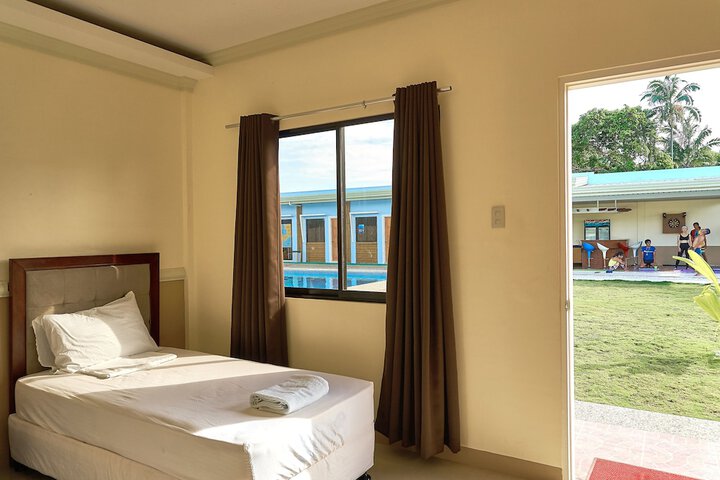 Room 2 of 26