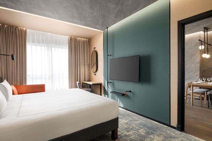 Room 13 of 29