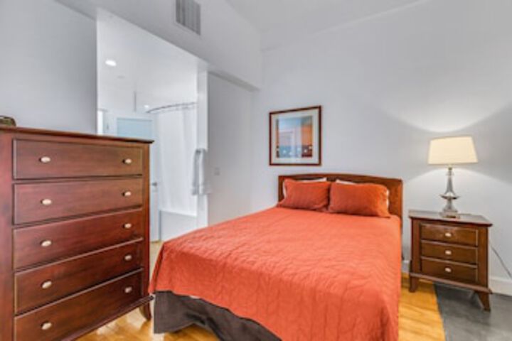 Room 10 of 516
